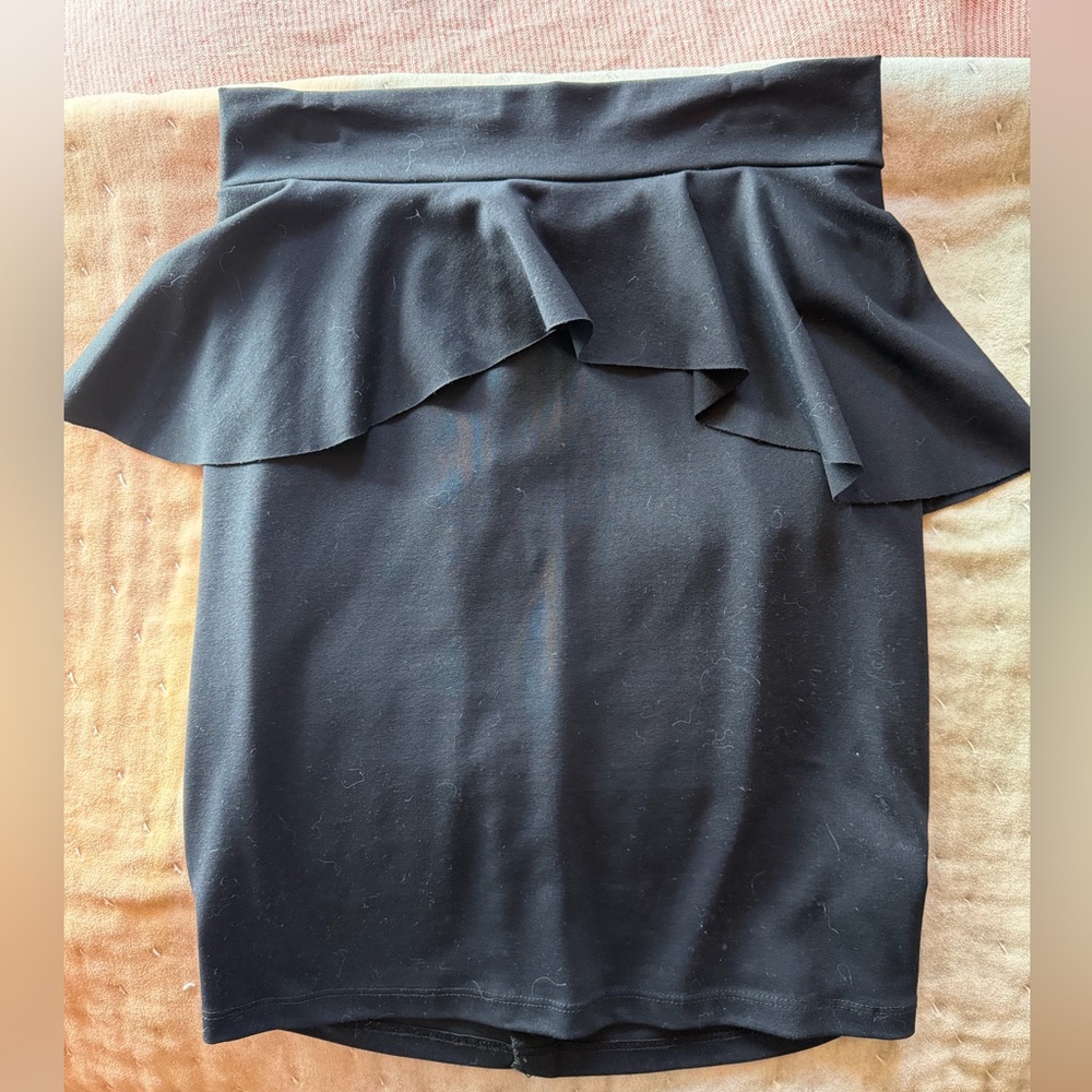 Bebe Black Peplum mini Skirt bodycon size 2 black